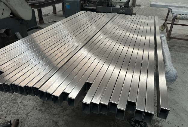 西宁不锈钢方管