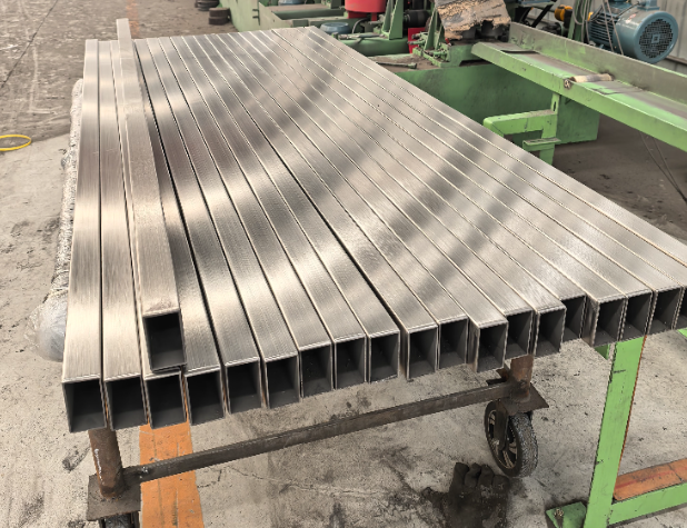 西宁方管 矩形管 无缝方管生产厂家